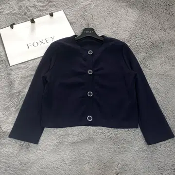 새상품급 정가 7만 FOXEY 티아라 버튼 가디건 네이비 40