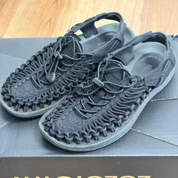 KEEN 유니크 24.0cm 블랙