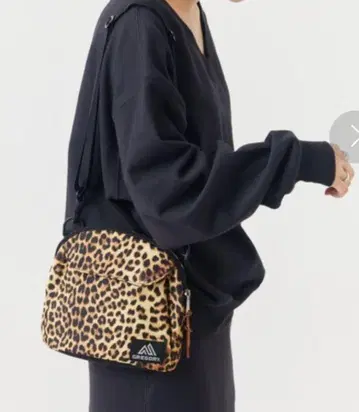 toasty shoulder reo 토스티 숄더 레오파드
