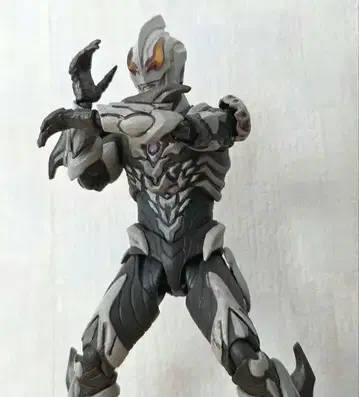 가격 인하 협상 없음 S.H.Figuarts 울트라맨 베리알 아트로시아스