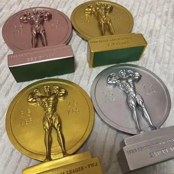 FWJ 피지크 트로피 1위