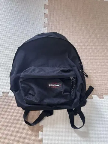 EASTPAK 블랙 백팩