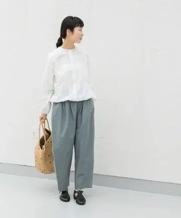 카구레 코튼 린넨 라미 사루엘 팬츠 카키