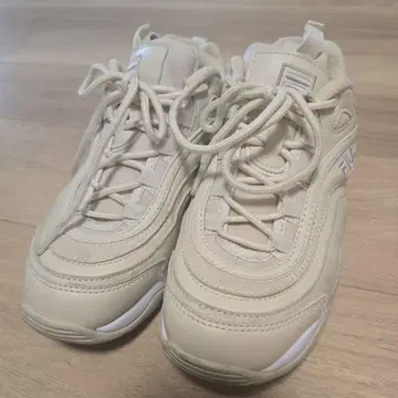 FILA 베이지 스니커즈