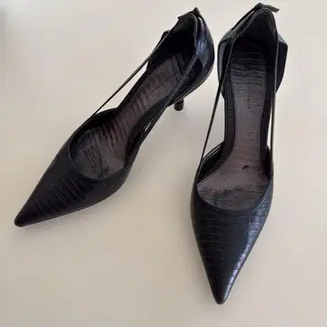 [ 바나나리퍼블릭 ] 블랙 천연 가죽 펌프스 힐 7cm (25.5cm)