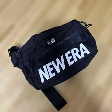 NEW ERA 블랙 숄더백