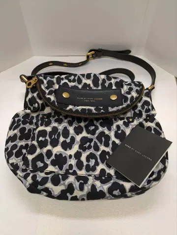 Marc by Marc Jacobs 레오파드 무늬 숄더백