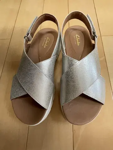 클락스 샌들 여성용 실버 24.0cm