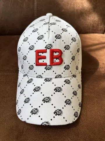 EMILIDBAHAMA 화이트 캡 EB 자수 미사용 새상품