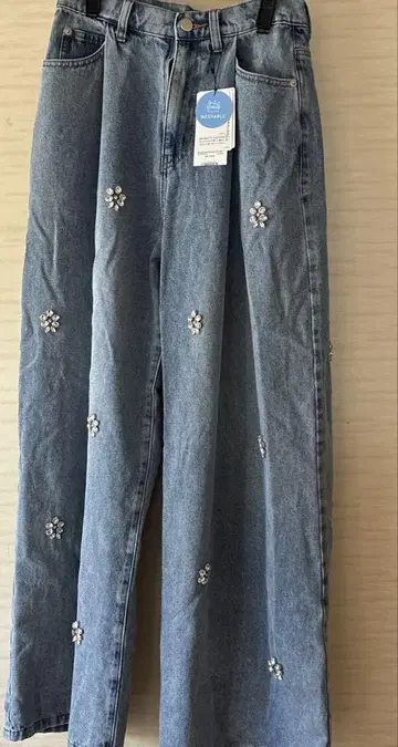 AND COUTURE. 비즈 장식 청바지