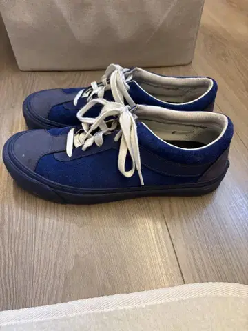 VANS 네이비 스니커즈