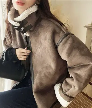 보아 페이크 무스탕