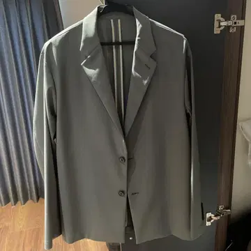 UNITED TOKYO 테일러드 자켓 사이즈 2