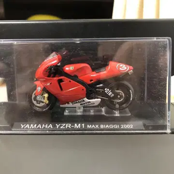 YAMAHA YZR-M1 MAX BIAGGI 2002