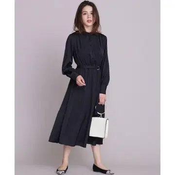 나노 유니버스 아메리 빈티지 새틴 플리츠 원피스