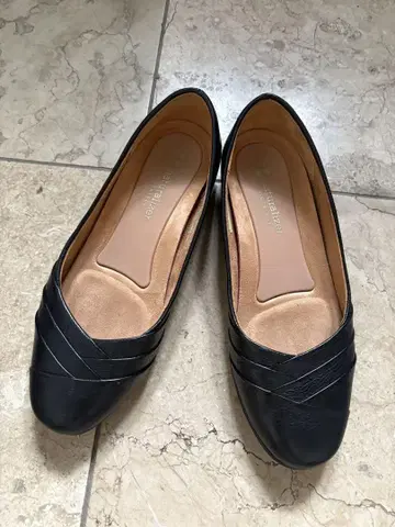 새상품급 내추럴라이저 천연 가죽 플랫슈즈 펌프스