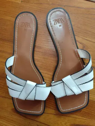 ZARA 화이트 스트랩 샌들 39