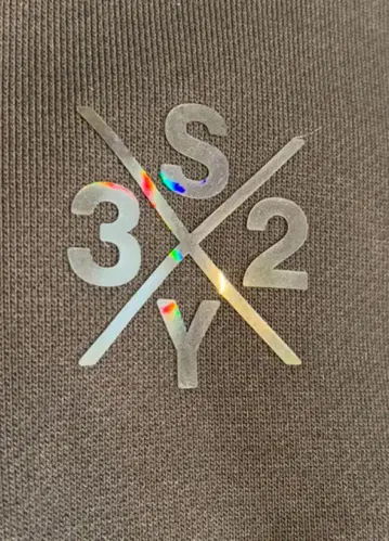 SY32 by SWEET YEARS 블랙 맨투맨