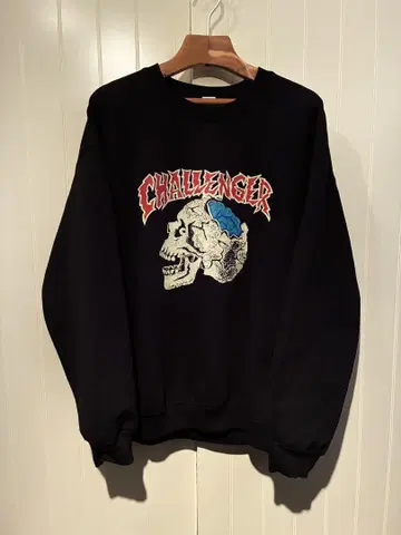 CHALLENGER ZOMBIE SKULL C/N SWEAT 맨투맨
