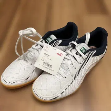PUMA 화이트 체육관 신발 택 포함 새상품