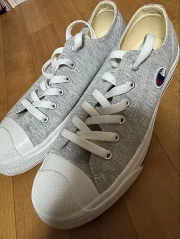 Champion 그레이 스니커즈