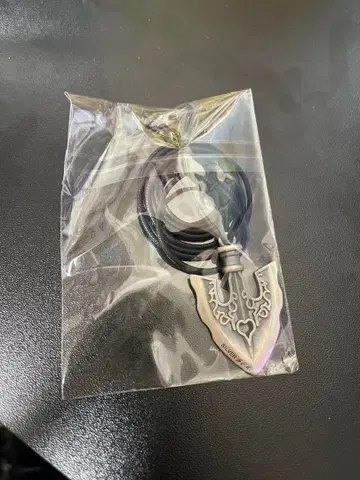 자작 목걸이 죠죠의 기묘한 모험 모티브