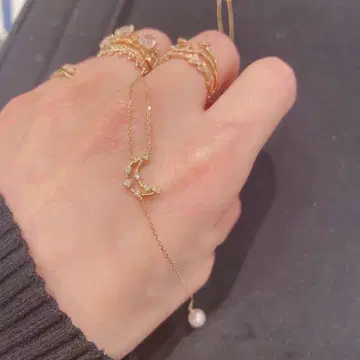 초승달 모양 스톤 부착 목걸이 펄 목걸이
