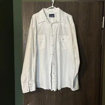 Wrangler 화이트 스트라이프 긴팔 셔츠