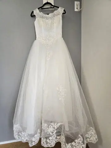 화이트 A라인 웨딩 드레스