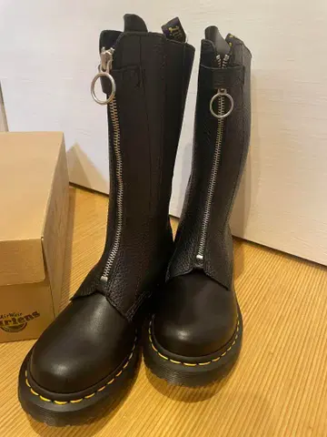 닥터 마틴 블랙 미들 부츠