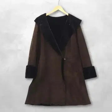 언노운 UNKNOWN 양가죽 무스탕 코트 다크 브라운