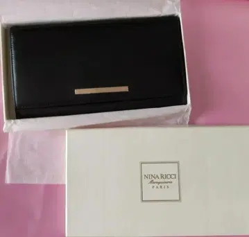 NINA RICCI 블랙 가죽 장지갑
