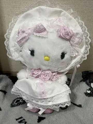 산리오 화이트 프릴 키티 마스코트