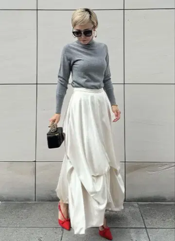 JENNE 크림 벌룬 스커트