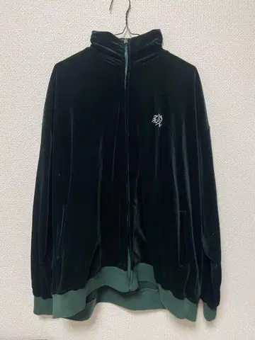 다크 그린 벨벳 자켓