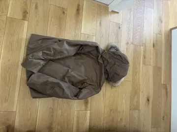 브라운 다운 자켓 퍼 포함 후드