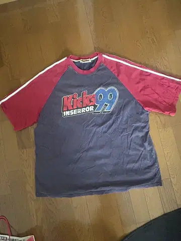 미자스틴스 킥스 INSERRROR 99 티셔츠