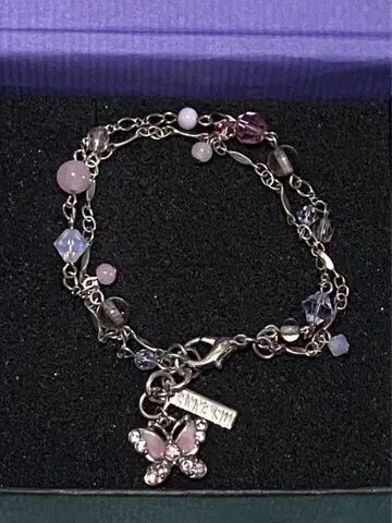 ANNA SUI 나비 참 팔찌