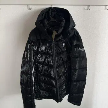 ITASLY 후드 부착 블랙 다운 자켓 XL