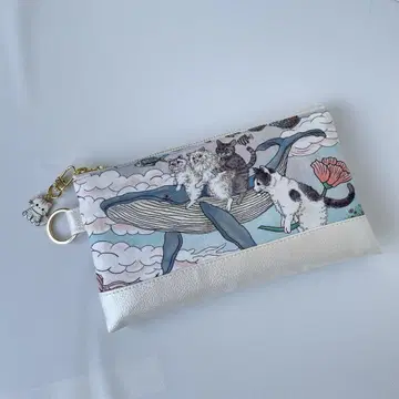 부피가 크지 않은 지갑 파우치 동화 속 냥코 패턴과 인조 가죽 핸드메이드