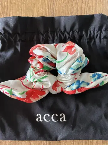 acca 꽃무늬 리본 스크런치 새상품