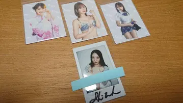 사인 포함 사진 세트와 instax 필름