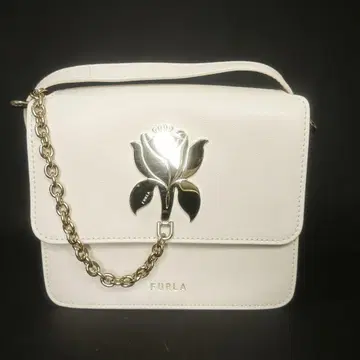FURLA 체인 숄더백 튜베로즈 화이트
