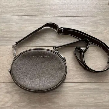 MARC JACOBS 그레이 원형 숄더백