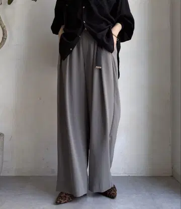 DouDou 마이너스 3kg 보여! 턱 와이드 팬츠