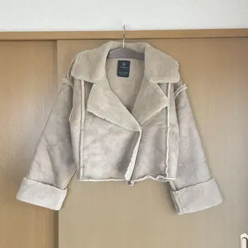 w closet 보아 자켓 베이지 숏 기장 무스탕 코트 F 사이즈