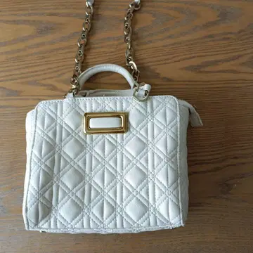 ZARA 화이트 퀼팅 숄더백