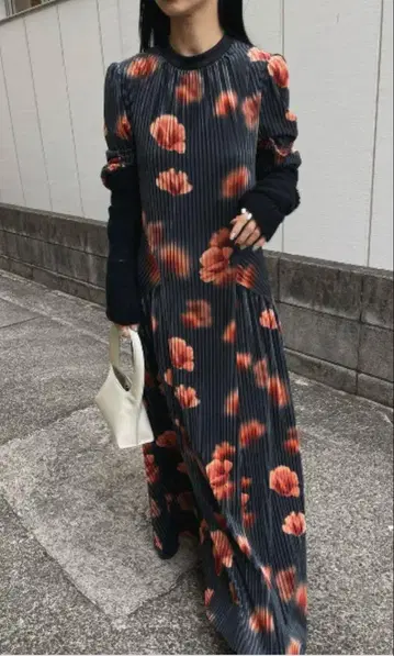 MILA VELOUR CUT DRESS M 사이즈
