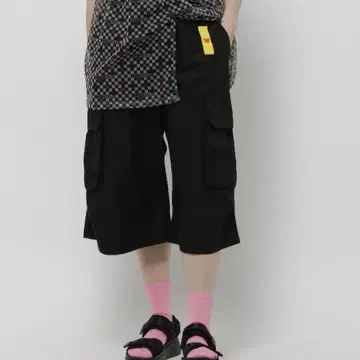 위글위글 콜라보 샤카 팬츠