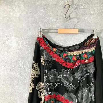 Desigual 티셔츠 오프숄더 올 패턴 블랙 리브 소매 긴팔 레이스